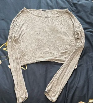 Brandy Melville Taupe Long-Sleeve Cropped Tee thumbnail 1