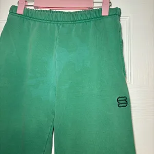 Aritzia Superworld Green Sweatpants thumbnail 7
