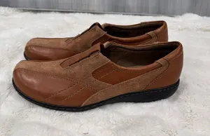 Clark’s Tan Shoes thumbnail 1
