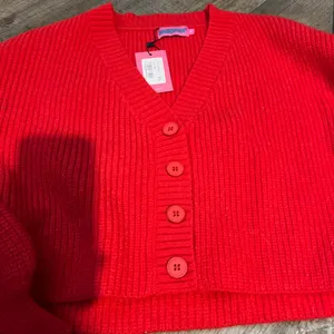 NWT Edikted Sabrina Chunky Knit Crop Cardigan size XS‎ thumbnail 8