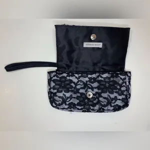 Victoria’s‎ Secret Y2K Floral Lace Wristlet Black and Gray Lace Clutch thumbnail 3
