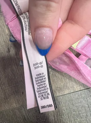 Victoria's Secret Bra thumbnail 3