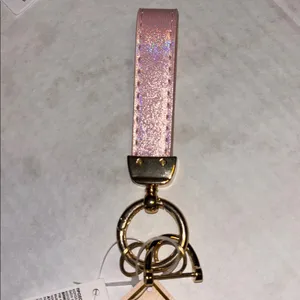 Source Unknown Pink Glittery Key Chain with Gold Buckle thumbnail 3