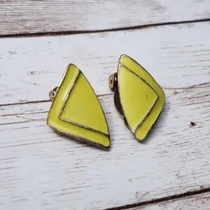 Vintage Clip On Earrings - Retro Yellowy Green Just Under 1" thumbnail 2
