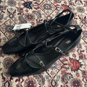 Zara Black Patent Leather Women's Shoes thumbnail 2
