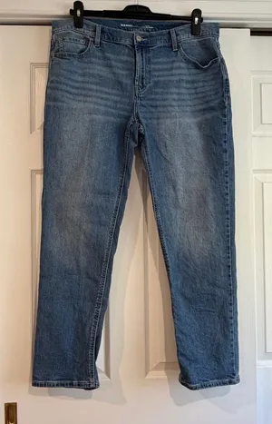 Old Navy WOW Women's Midrise medium wash Boyfriend cut Jeans thumbnail 1