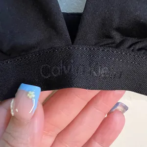 Calvin Klein‎ Black Wireless Triangle Bralette with Adjustable Straps thumbnail 2