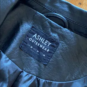 Ashley outerwear faux jacket EUC thumbnail 5