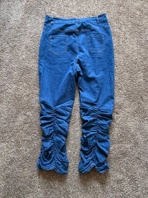 & Other Stories Scrunched sleeve cropped denim jacket and matching jeans Size 2XL thumbnail 4