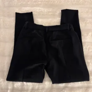 EXPRESS Women’s Skinny Mid Rise Size 4S thumbnail 2