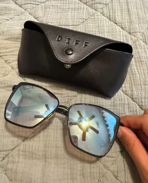 DIFF Matte Black Grey Mirror Sunglasses thumbnail 4