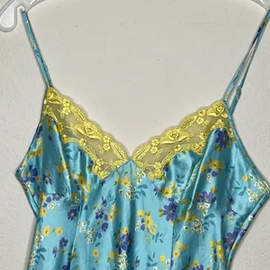 Victoria's Secret‎ Floral Negligee thumbnail 6
