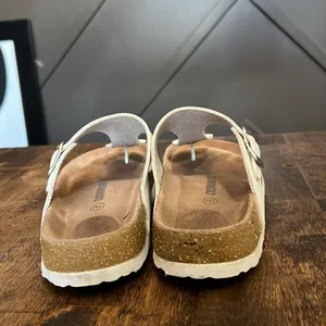 CUSHIONAIRE Leah Leather Thong Sandals Size 7 Granola thumbnail 8