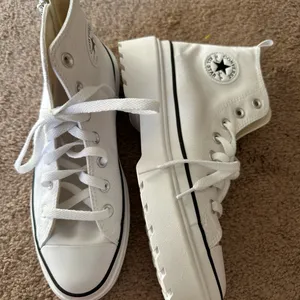 Converse Chuck Taylor All Star Lugged Heel Platform 6/8 thumbnail 3