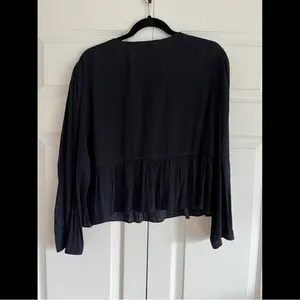 Aritzia Little Moon Blouse Size Small thumbnail 2