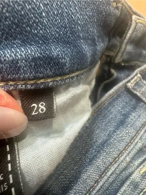 7 For All Mankind Josefina Skinny Boyfriend jeans thumbnail 4