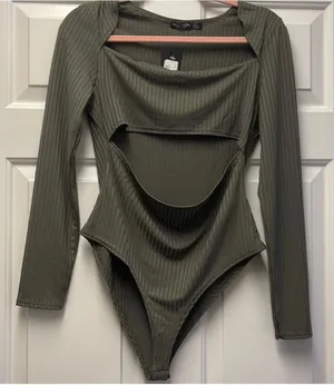 Nasty Gal NWT green cut out bodysuit thumbnail 1