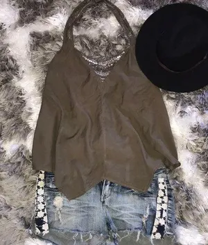 American Eagle Y2K 🦅 Outfitters ✨✨Sequined✨✨Halter Top thumbnail 1