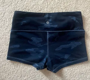 Lululemon Shorts thumbnail 1