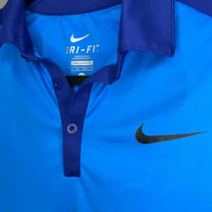 Nike Dri-Fit Golf Short Sleeved Dry Fit Shirt, Size XS thumbnail 2