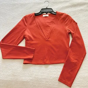 babaton contour v neck cropped long sleeve thumbnail 1