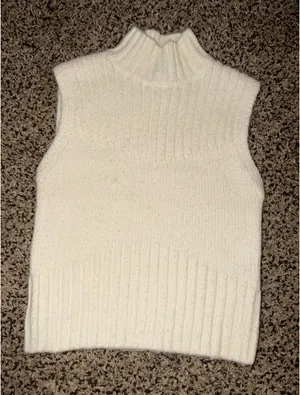 Steve Madden sweater tank top thumbnail 1