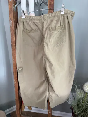 Covington size large light brown cargo capris pants thumbnail 5