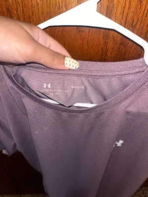 Women’s Under Armour shirt  thumbnail 3