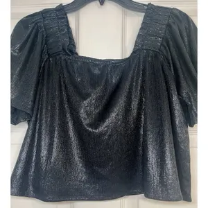 Queen of Sparkles Size Med Black Metallic Pebble Flutter Top Cropped thumbnail 2