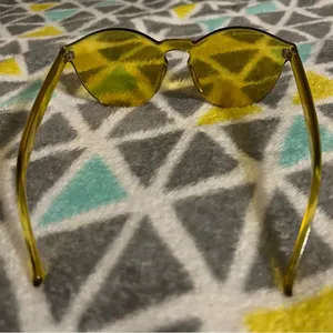Glasses thumbnail 2