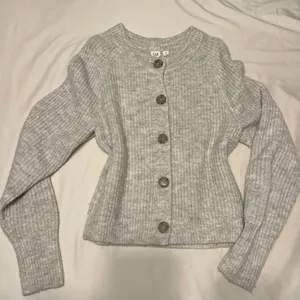 GAP Soft Gray Cardigan thumbnail 1