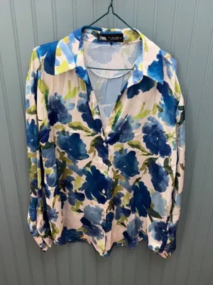 Zara Blue Green Watercolor Floral Satin Button Down Blouse Womens Small‎ S thumbnail 1
