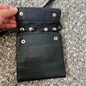 G.H.‎ Bass & Company Black Leather Wallet Crossbody Purse thumbnail 6