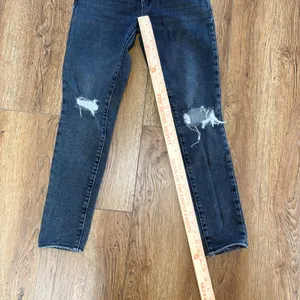 Levis 711 Skinny Jeans‎ Womens 26x28 Distressed Faded Black Denim Pants Grunge thumbnail 6