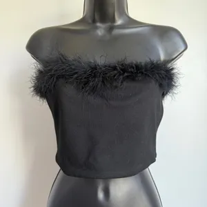 superdown MobWife Y2K Party‎ Feather Trim Strapless Crop Top Small Black thumbnail 1