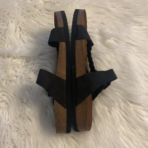 White Mountain Black and Brown Footbeds sandals size 9M BNWOT thumbnail 4