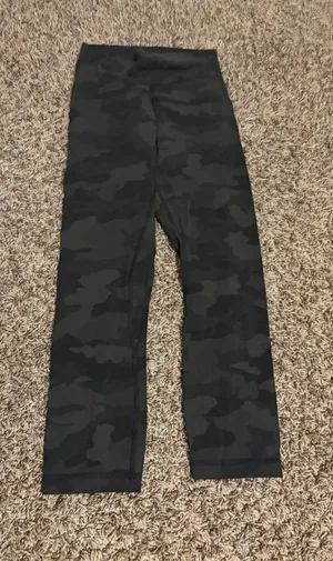 LuLuLemon Align High Rise Crop 21" Leggings Size 4 Heritage 365 Camo Dark Olive thumbnail 1