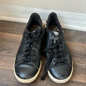Stan Smith Shoe with leopard detail thumbnail 2