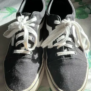 Time and Tru Black and White Athletic Shoes 7.5 Memory Foam thumbnail 2