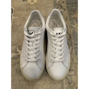 VEJA Low Esplar Leather Lace-Up Sneakers | White Great Condition Size 5 EUR 36 thumbnail 3