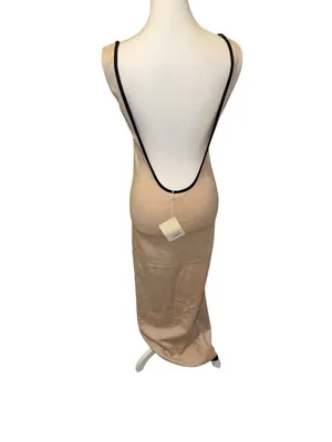 Peppermayo Lost In Paris Knit Maxi Dress – Tapioca
Size M/L thumbnail 6