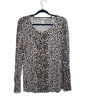Maurices 24/7 Cream Brown Leopard Print Crew Neck Long Sleeve Tee thumbnail 2