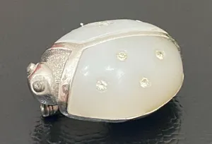 Vintage 70’s AVON Frosted Lucite Silvertone Ladybug Small Brooch 7.5g thumbnail 3