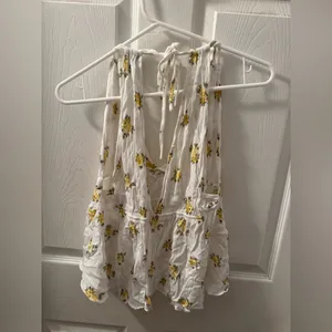 Forever 21 Ivory Top with Sunflower Print thumbnail 2
