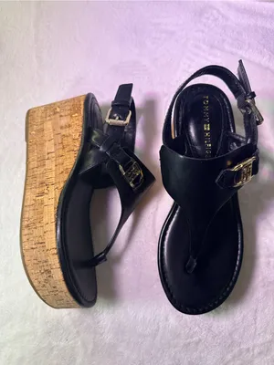 Tommy Hilfiger Black Leather Cork Wedge Thong Sandals with Gold Logo thumbnail 5