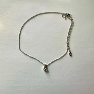 Annaleece by Devries silver tone Swarovski Crystal pendant necklace thumbnail 9