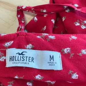 Hollister Red Floral Tie Back Cutout Romper Sleeveless Red White Floral Medium thumbnail 7