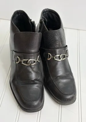 Vintage Baťa Marie Claire Black Leather Bit Ankle Booties Women's 39‎ thumbnail 1