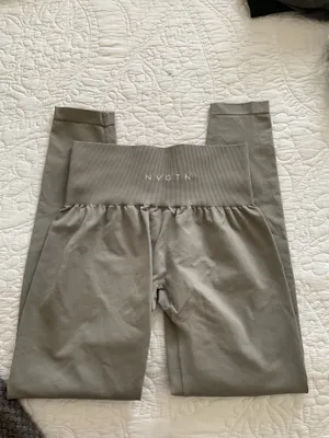 NVGTN Seamless Leggings Solid thumbnail 2