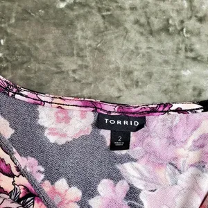 Torrid Purple/Black Floral Cold‎ Shoulder Wrap Dress thumbnail 5